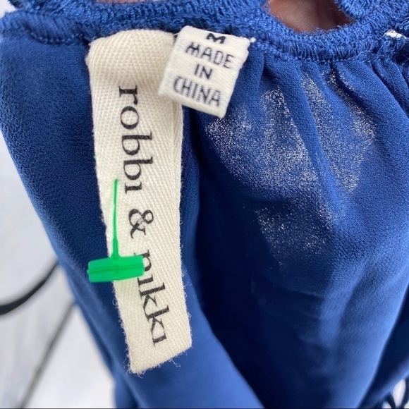 Robbi & Nikki blue crochet trim flutter sleeve top lightweight summer Flowy - Picture 9 of 10